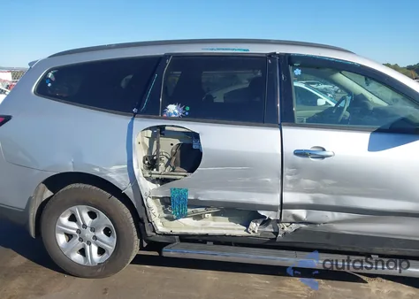 2017 Chevrolet Traverse Ls из США, поврежденный, VIN 1GNKRFKD3HJ268135